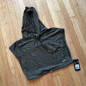 TLF Sleeveless hooded crop